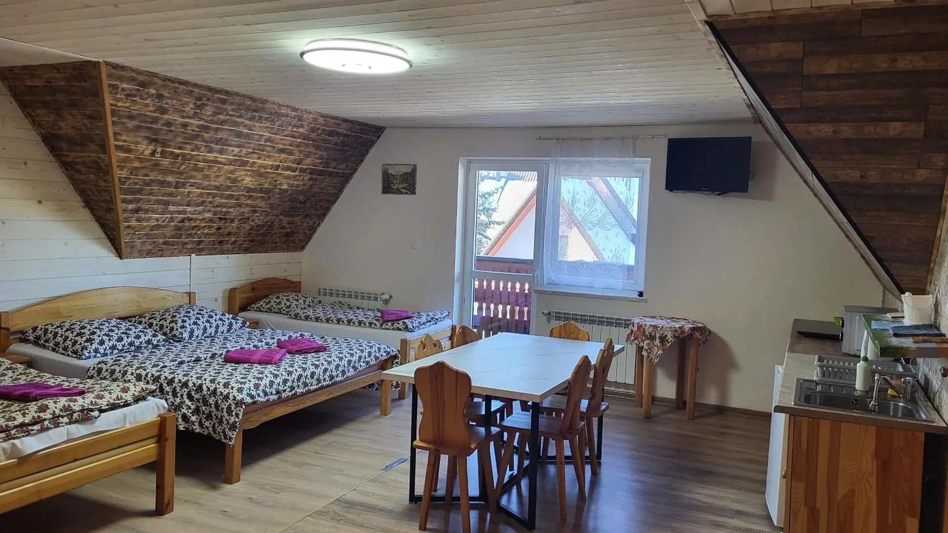 Apartamenty I Pokoje Goscinne Nowita 扎科帕内 住宿加早餐酒店