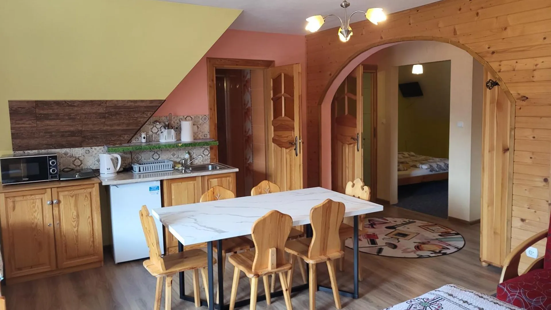 Apartamenty I Pokoje Goscinne Nowita Zakopane Bed & Breakfast