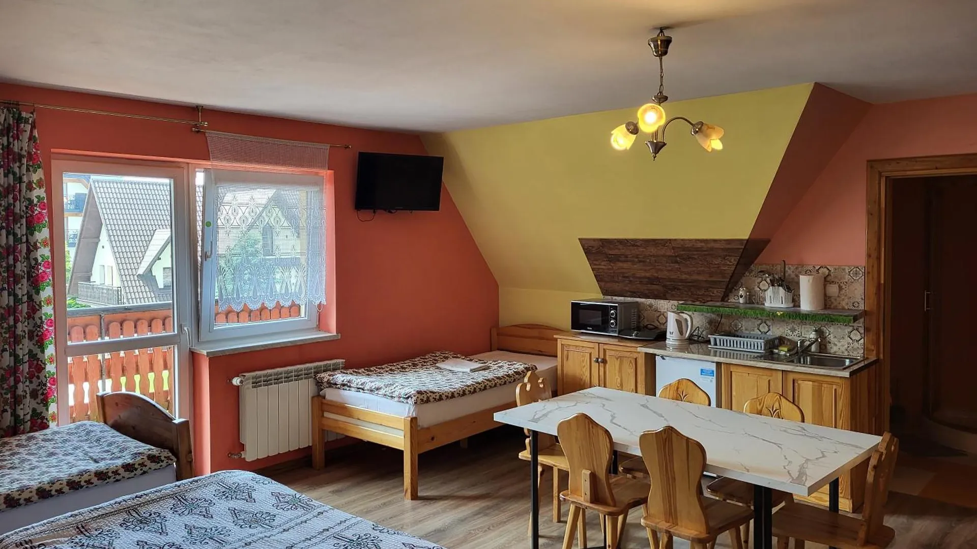 Apartamenty I Pokoje Goscinne Nowita Zakopane