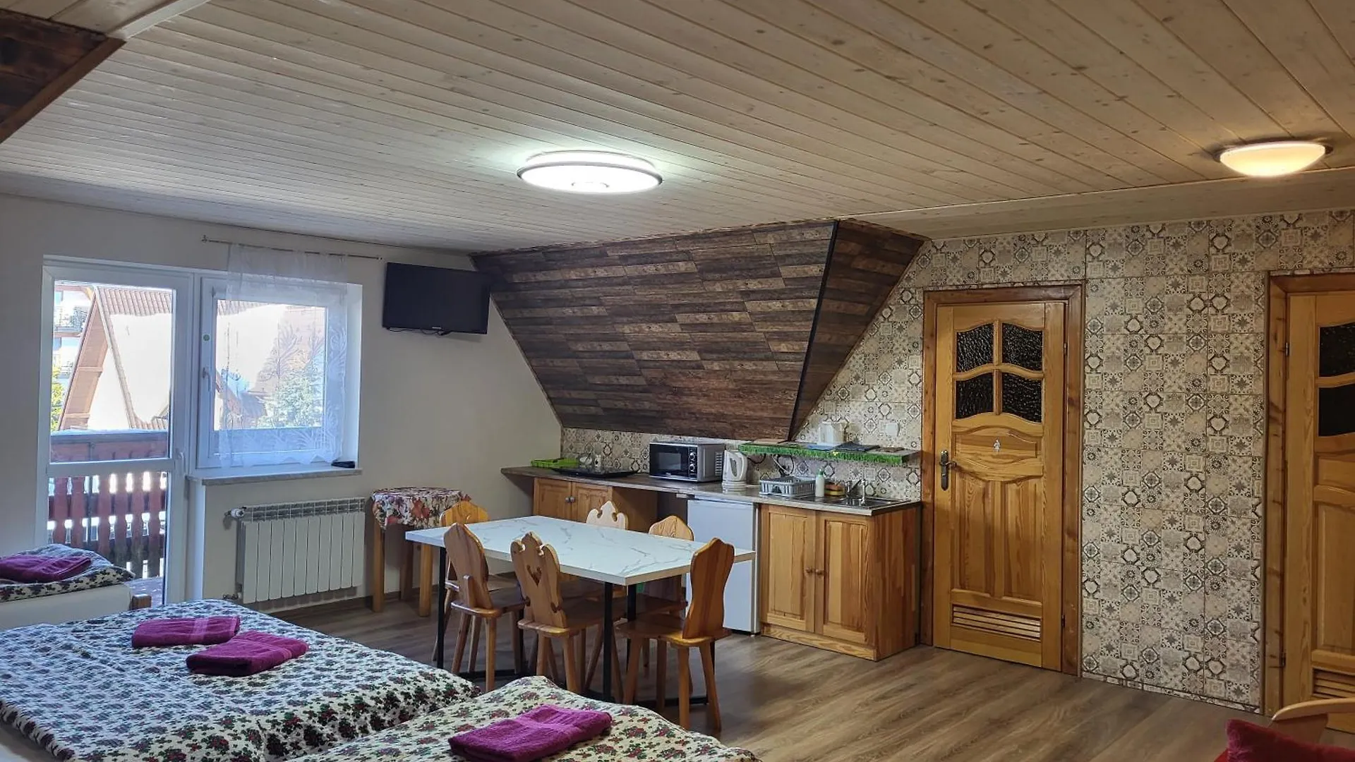 Apartamenty I Pokoje Goscinne Nowita Zakopane 3*,  Polsko