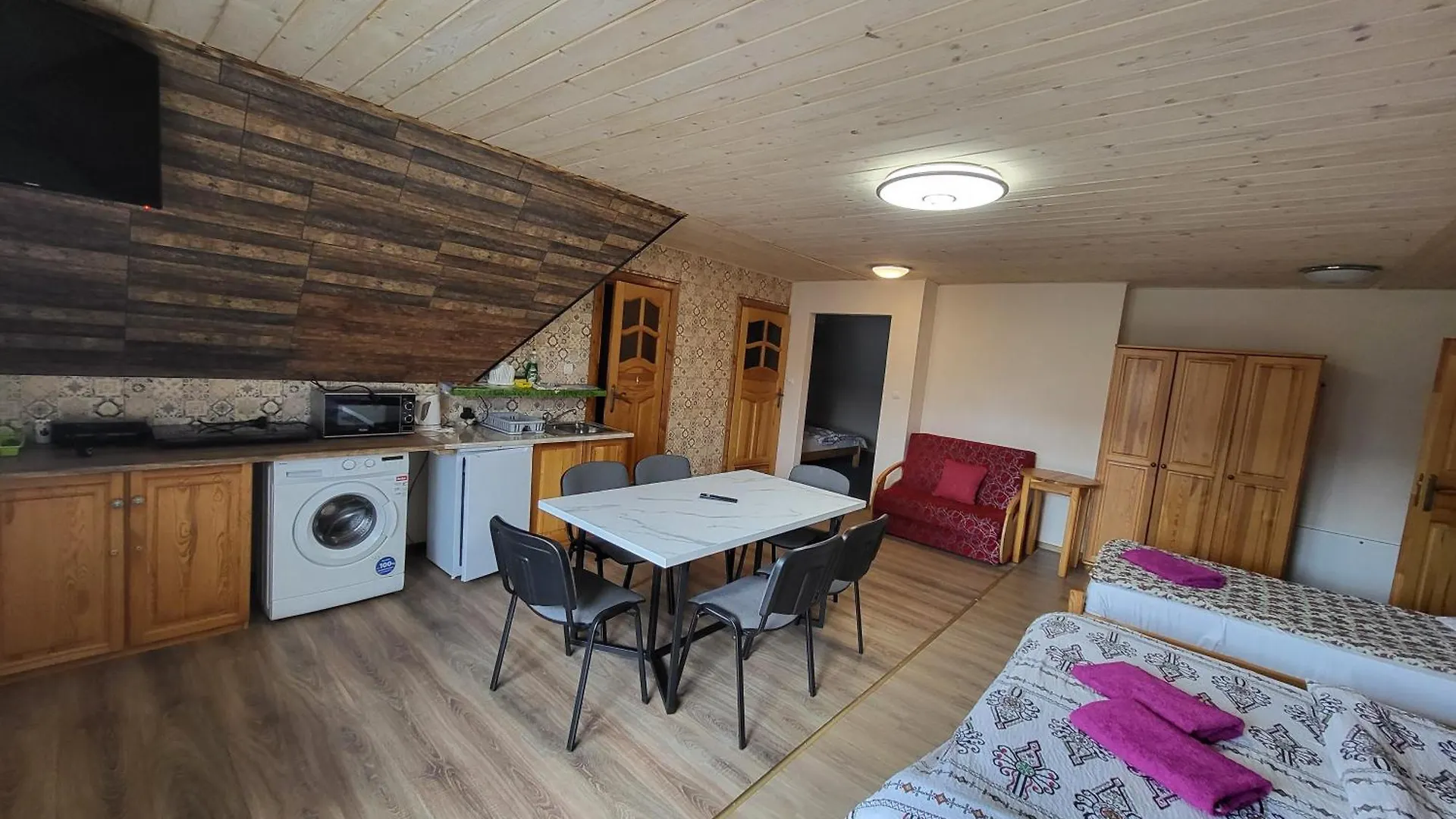 Apartamenty I Pokoje Goscinne Nowita Zakopane 3*,  Poland